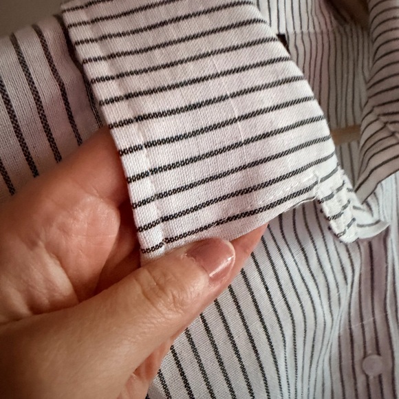 Cropped White & Black Pinstripe Button-Up Shirt – Boxy Summer Blouse - Picture 5 of 6